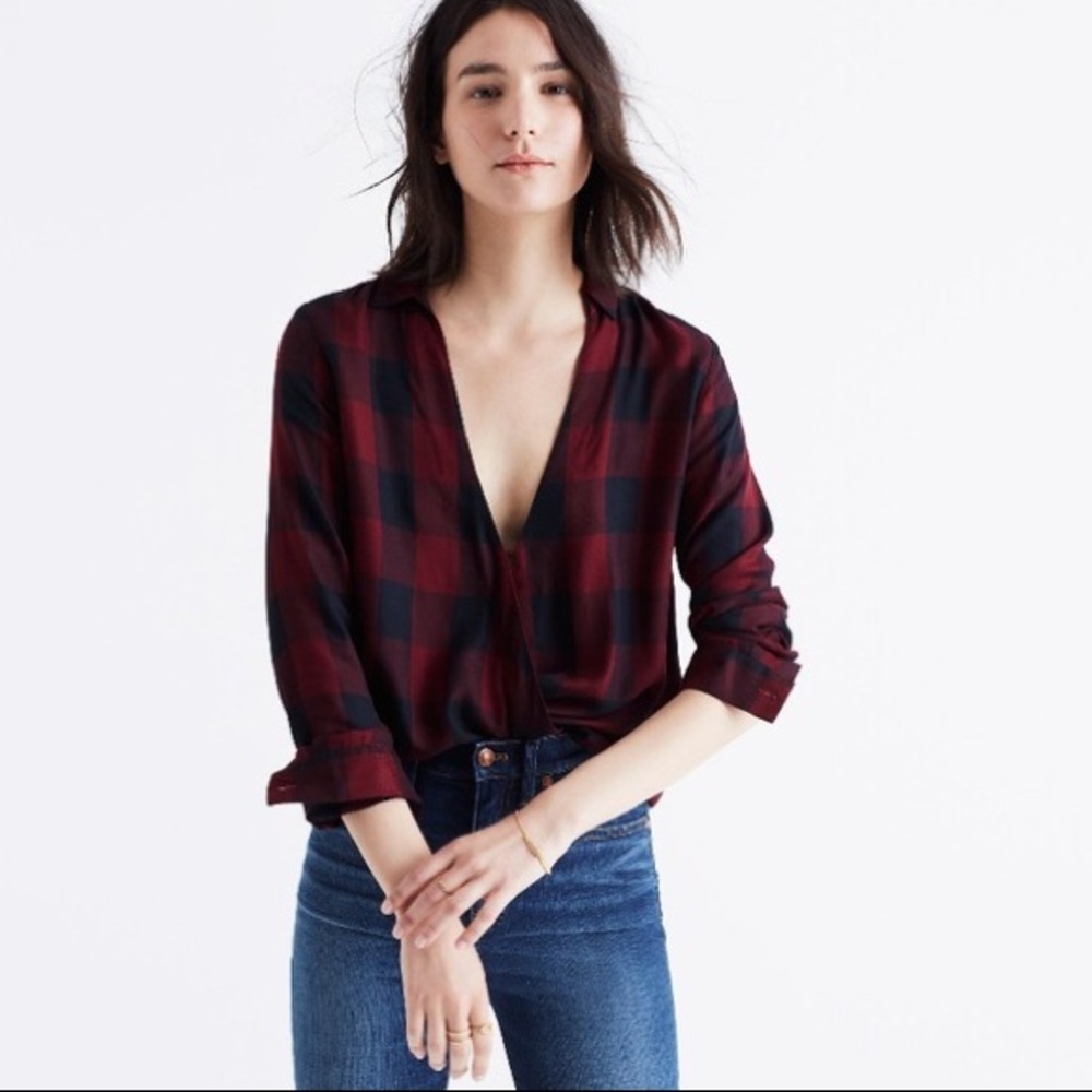 🍎Madewell Wrap Front Top Burgundy Buffalo Print ✨